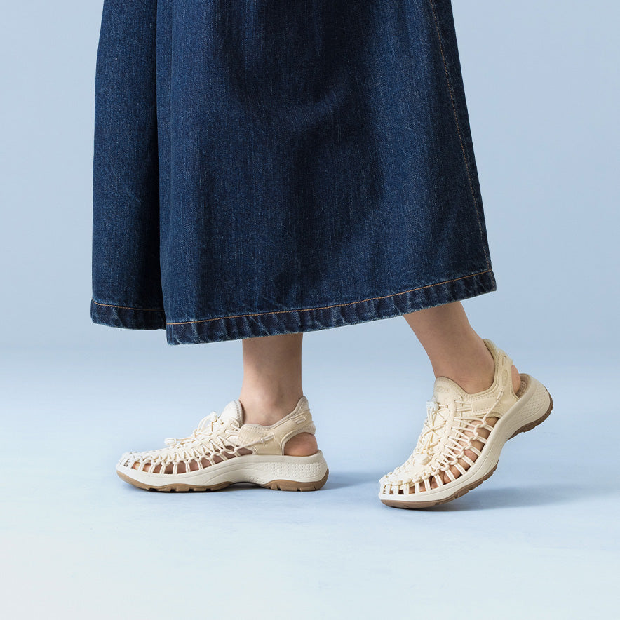 Women's UNEEK Astoria | Star White/Black - Image 8