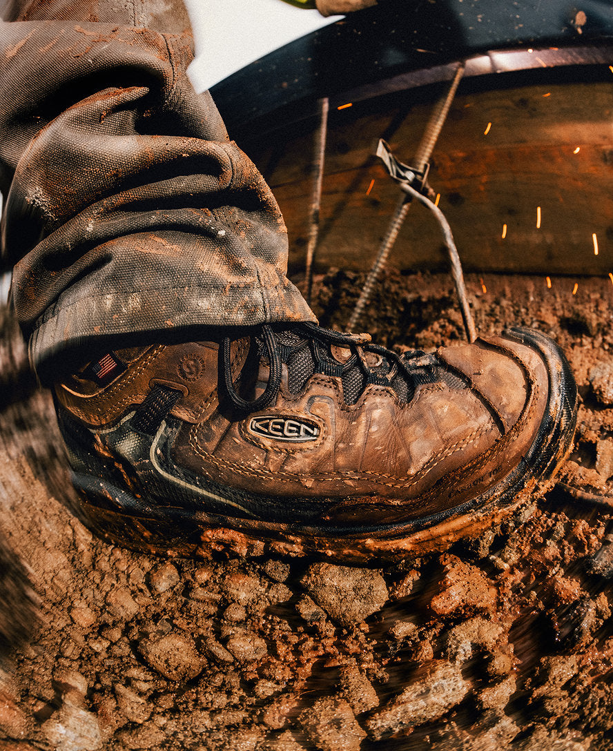 Men's Targhee IV Waterproof Work Boot (Carbon Toe) | Dark Earth/Black - Image 8