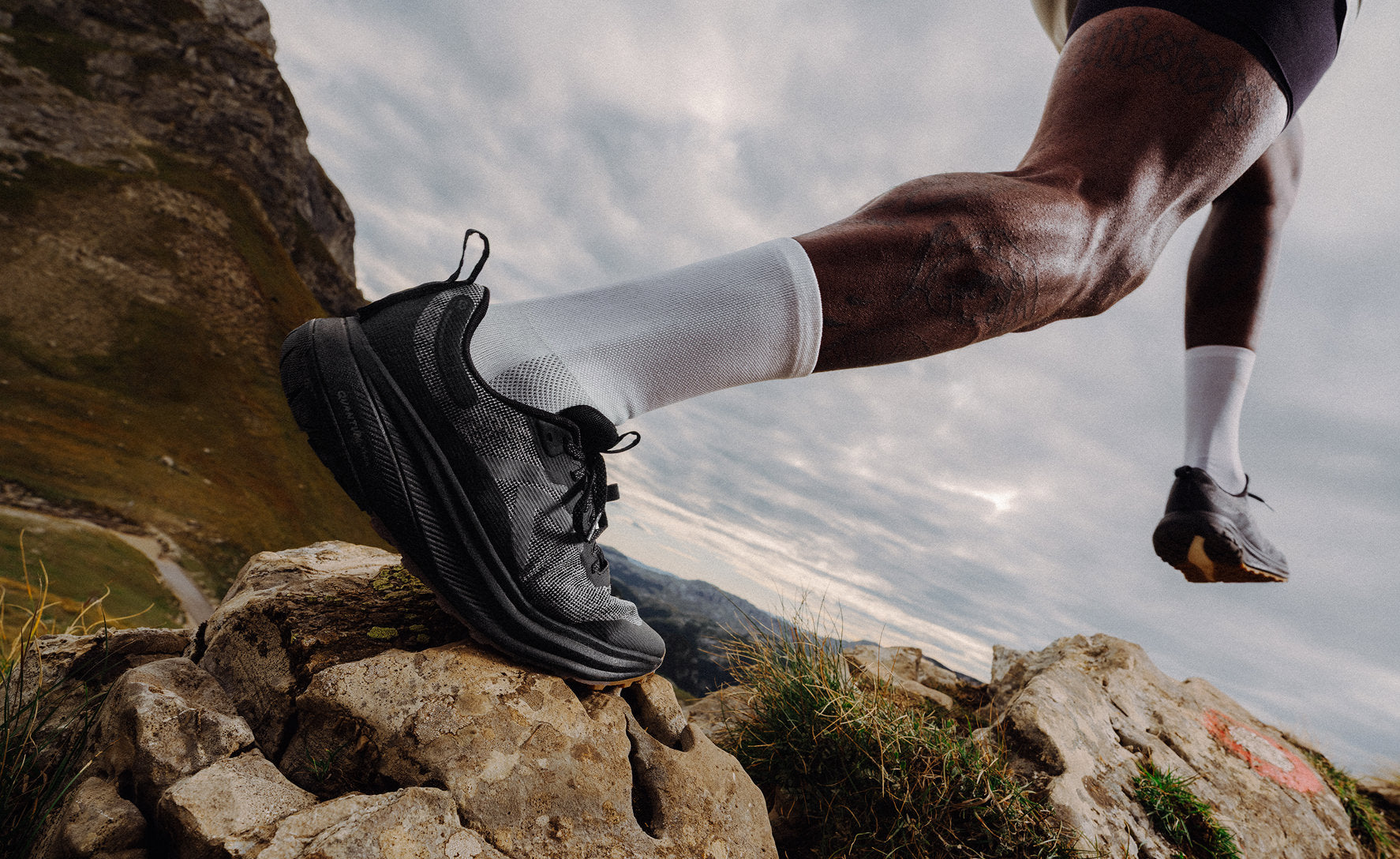 Men's Roam Trail Running Shoe | Black/Magnet - Image 7